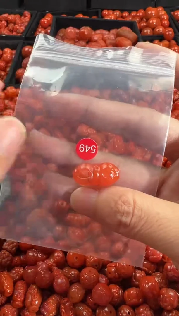 颈饰未镶嵌南红玛瑙1
