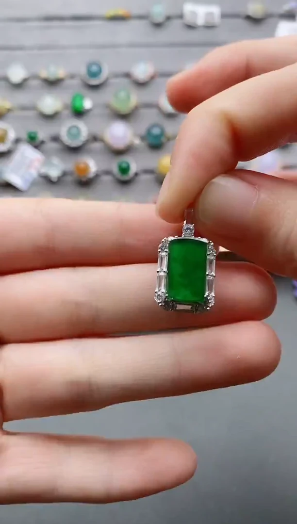 【闪购商品】翡翠颈饰银S925镶嵌一物一证