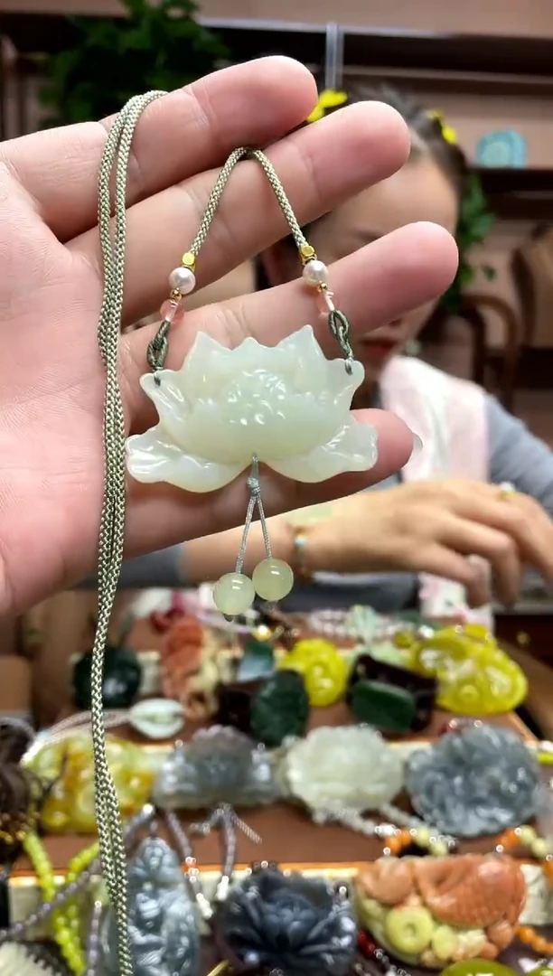 银S925镶嵌岫玉颈饰·