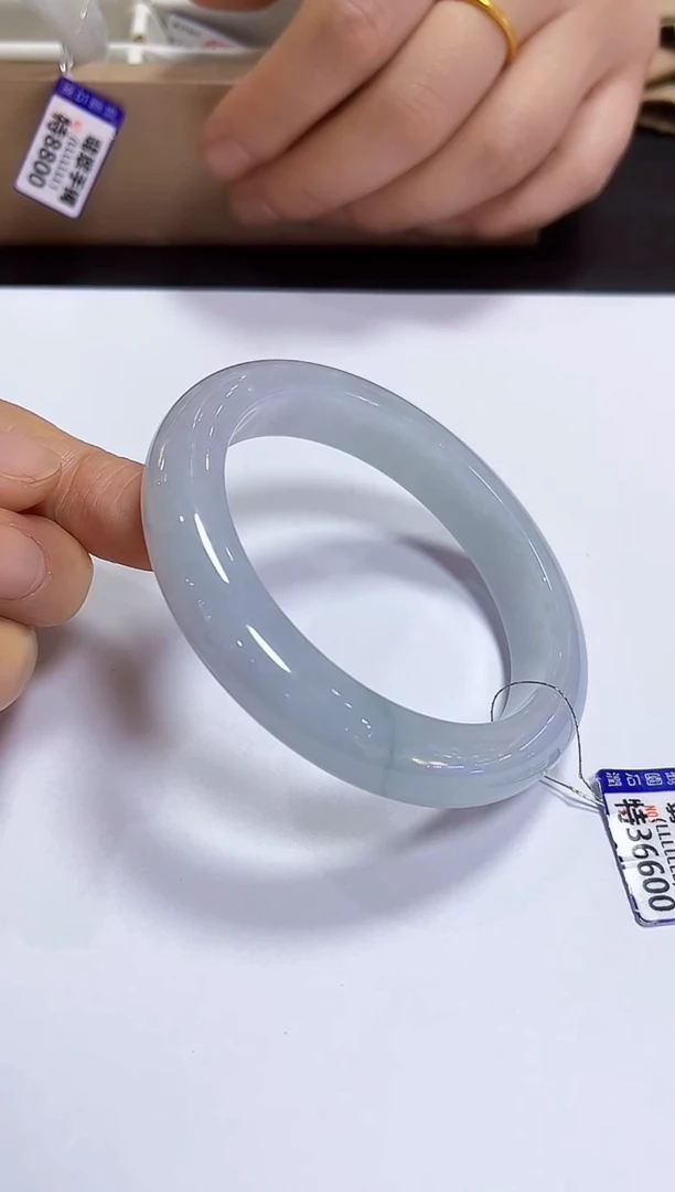 颈饰未镶嵌翡翠手镯58.6