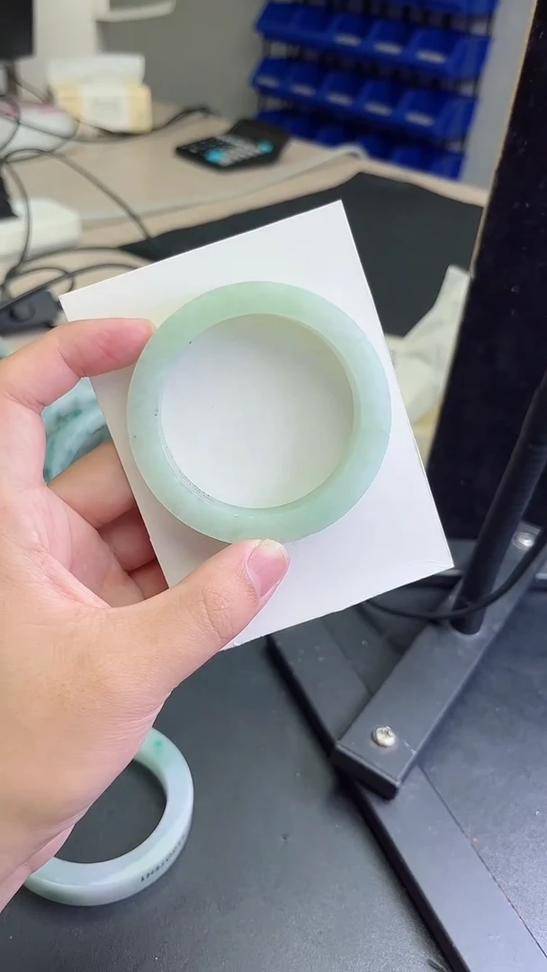 未镶嵌手镯定制翡翠蜗**毒定制