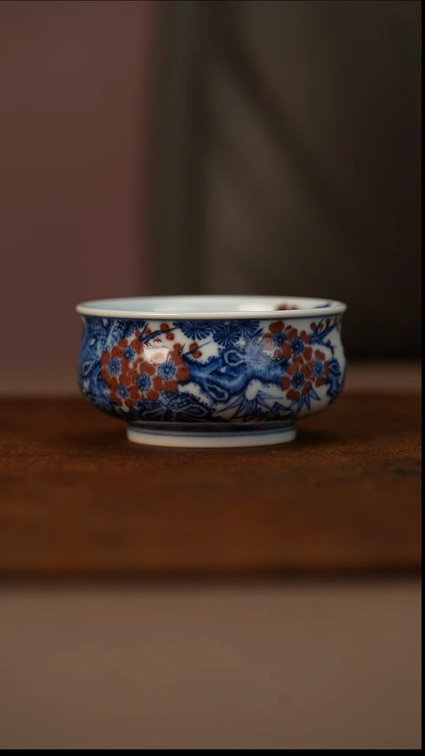又见春风青花釉里红松竹梅矮炉式杯