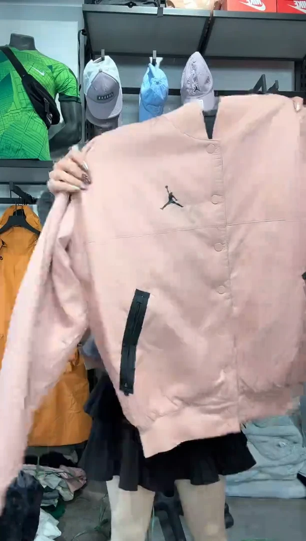 1363   编码 瑕疵款直播间过款为准 尺码  175