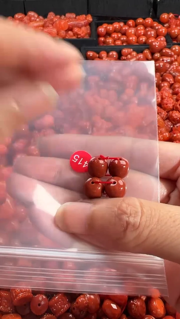 颈饰未镶嵌南红玛瑙1