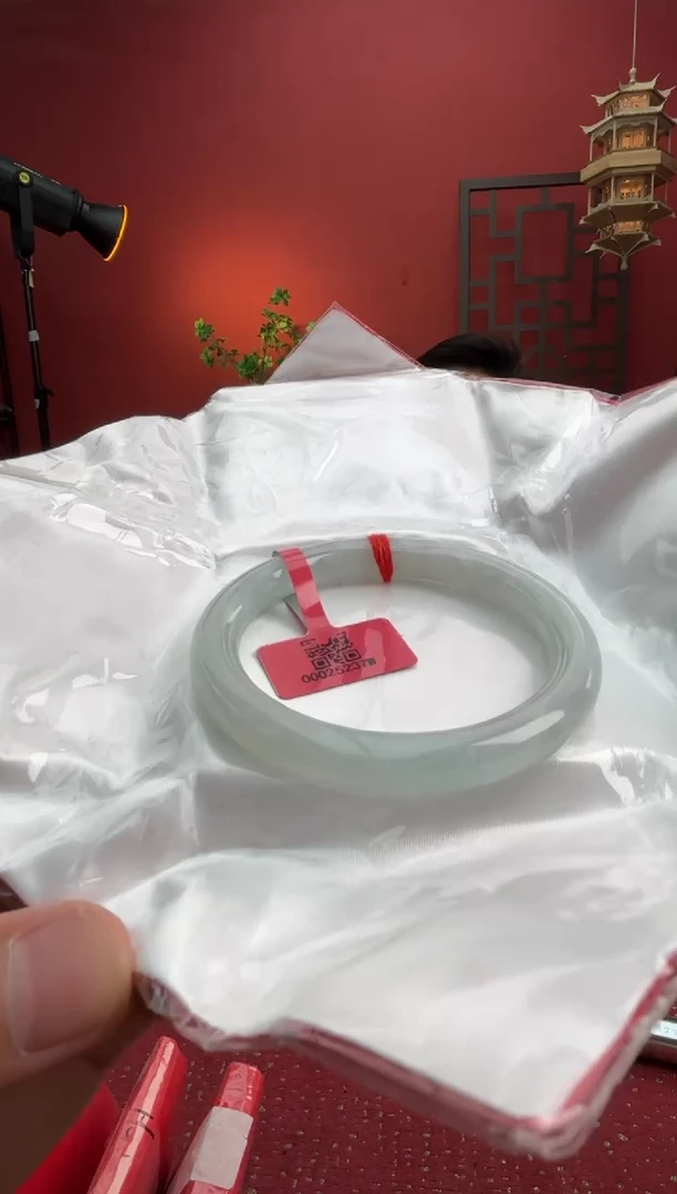 未镶嵌手镯（圆镯）翡翠翡翠手镯14