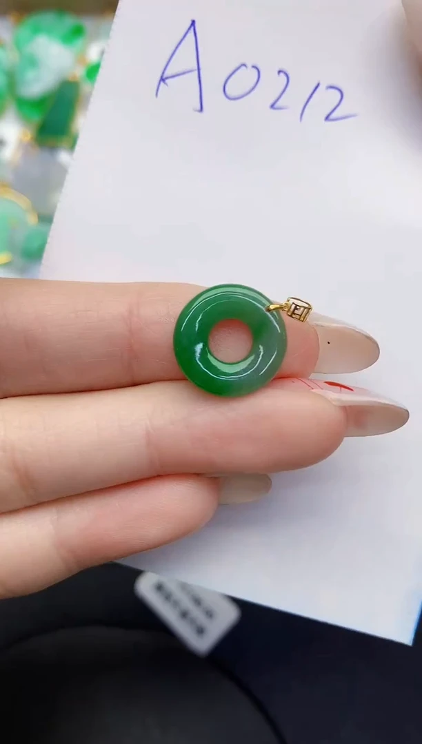 【闪购商品】翡翠颈饰18K金镶嵌00000000000