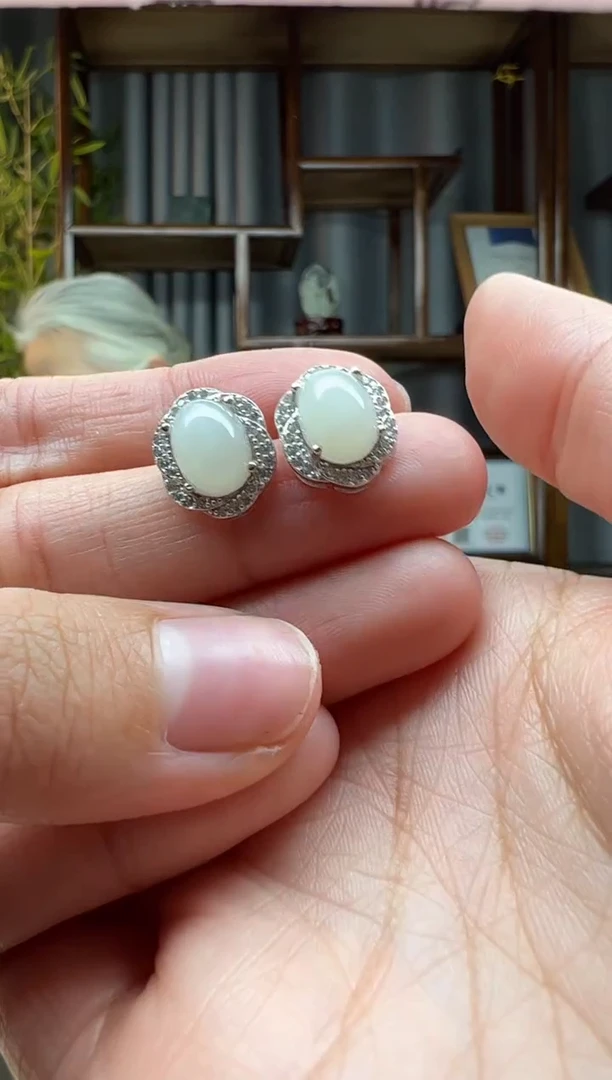 【闪购商品】和田玉颈饰银S925镶嵌耳钉  多样性发货拍一发一