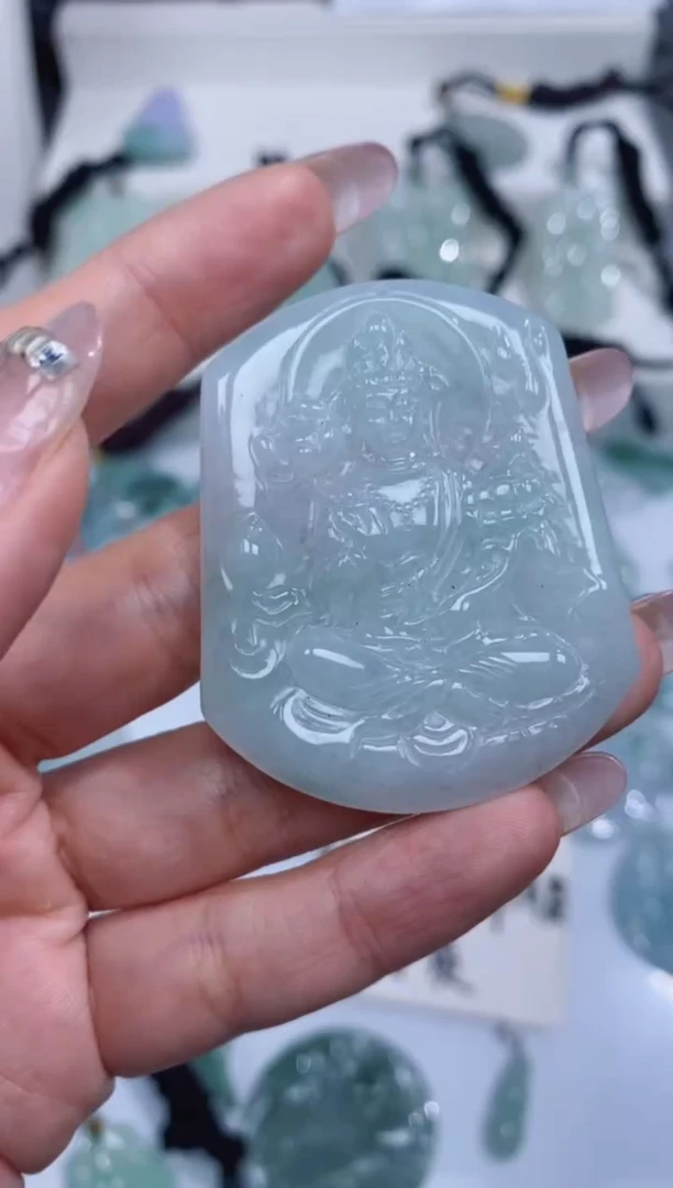 颈饰未镶嵌翡翠吊坠大势至