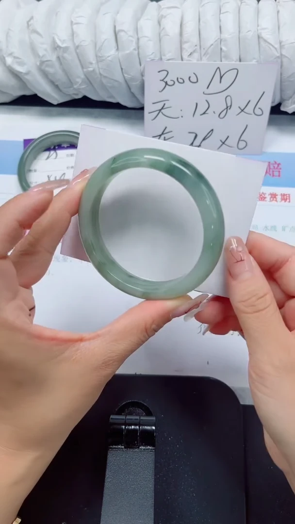 未镶嵌手镯石英质玉26-58