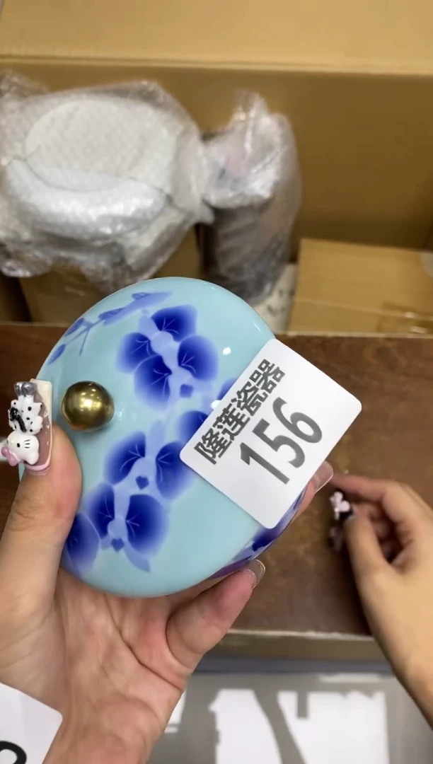 瓷片大**鹿隆莲瓷器欢迎大家