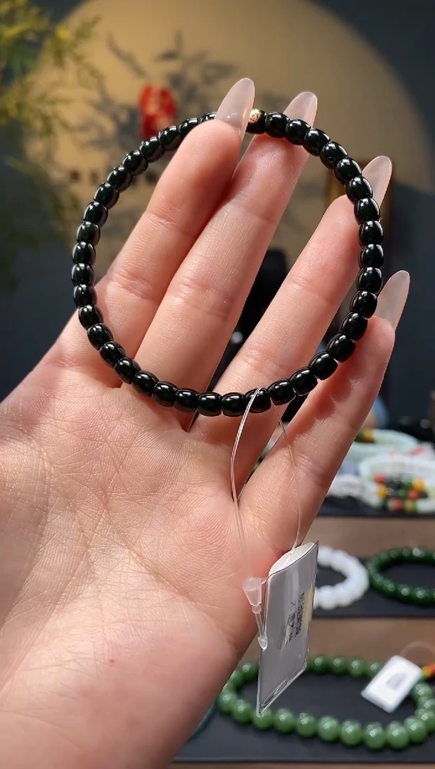 【闪购商品】和田玉1未镶嵌5mm黑青极限弧手串