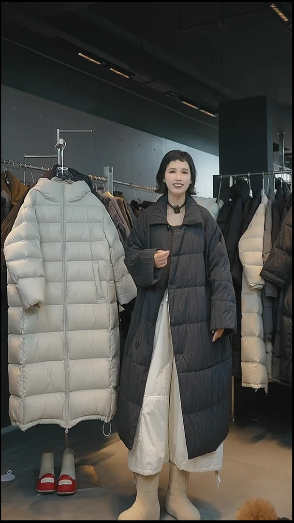 心*黑色羽绒外套