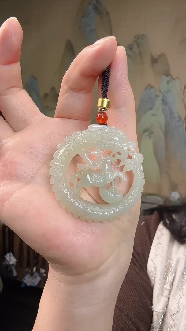 颈饰未镶嵌和田玉.