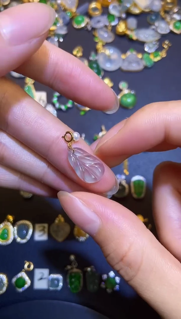 翡翠18K金镶嵌吊坠(不含链)1