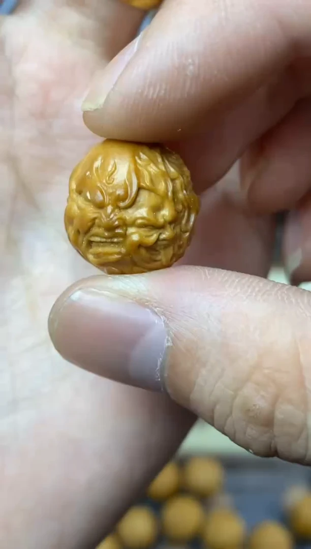 猴头核桃吊坠新款 夺面