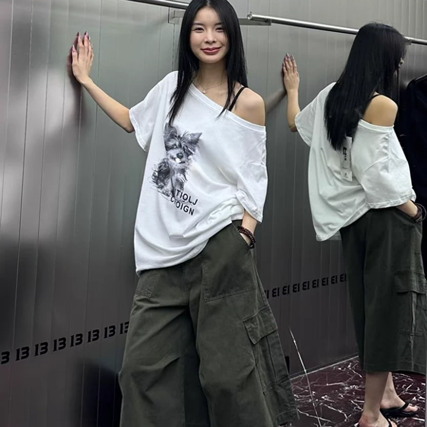【奥莉】2025春夏：可爱卡通小狗印花斜肩短袖T恤33829