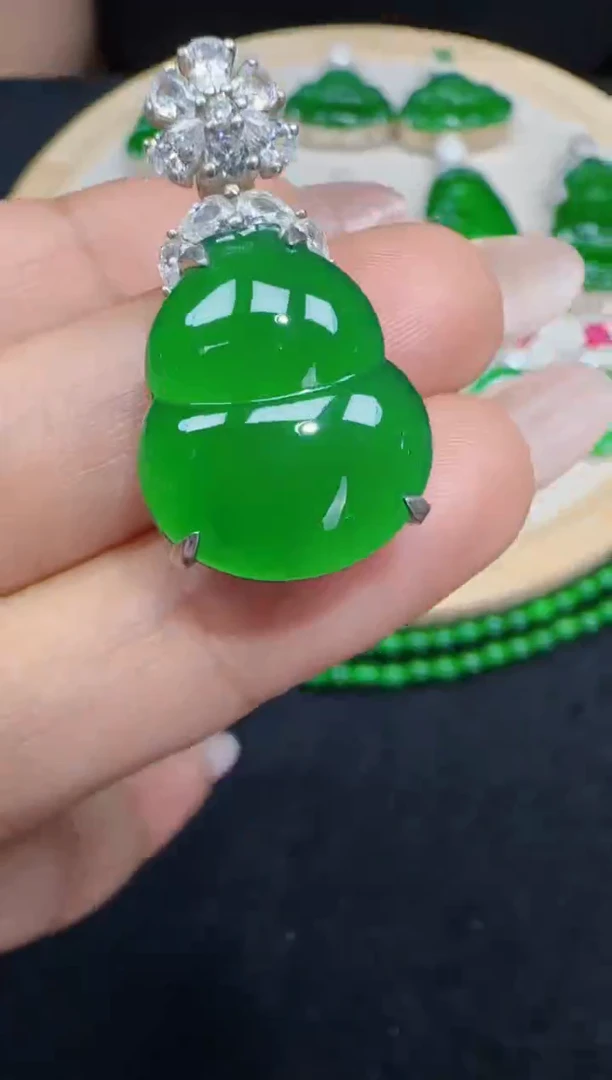 未镶嵌定制翡翠翡翠吊坠130
