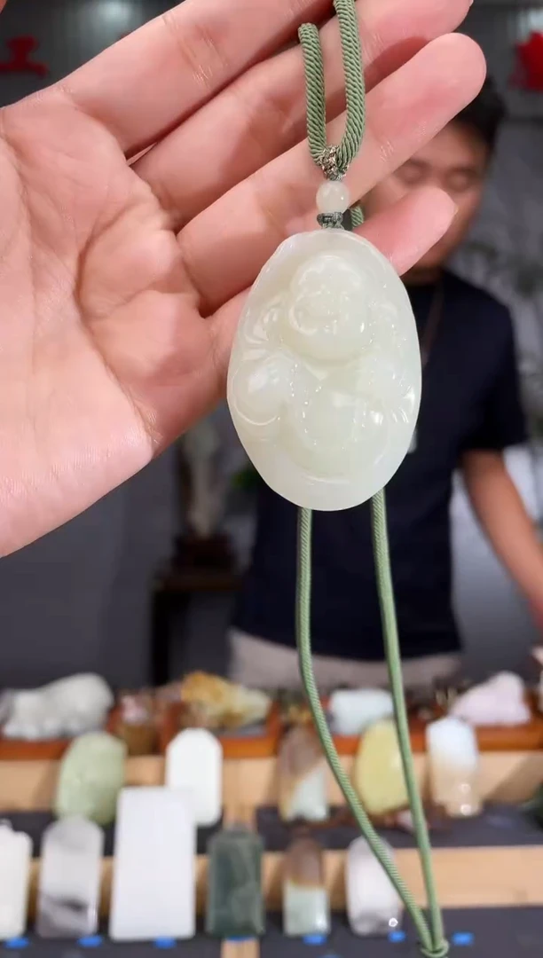 和田玉未镶嵌颈饰1