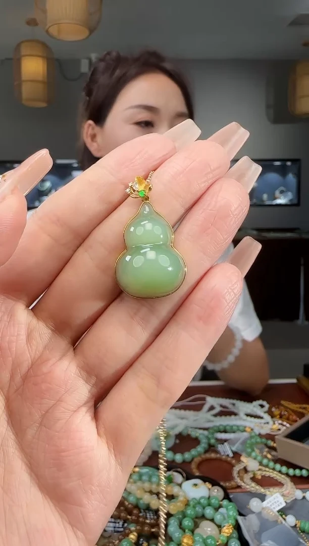 和田玉18K金镶嵌吊坠(不含链)1