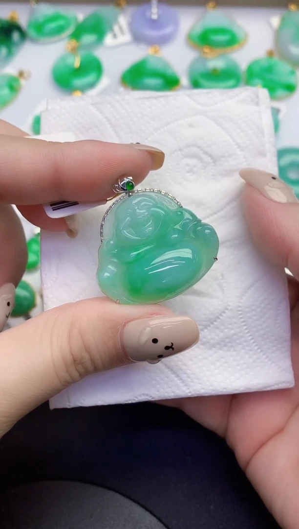 颈饰18K金镶嵌翡翠缅甸天然翡翠A货