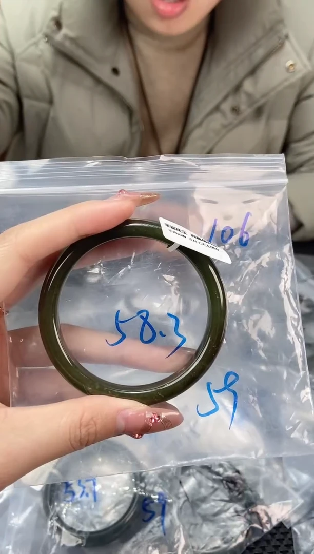 【闪购商品】和田玉手镯未镶嵌微瑕手镯106