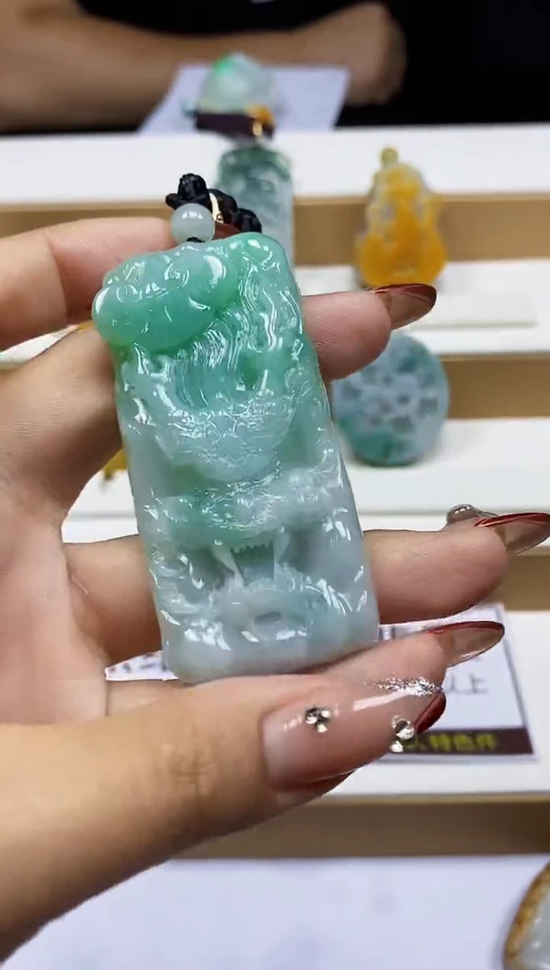 翡翠未镶嵌颈饰翡翠A货