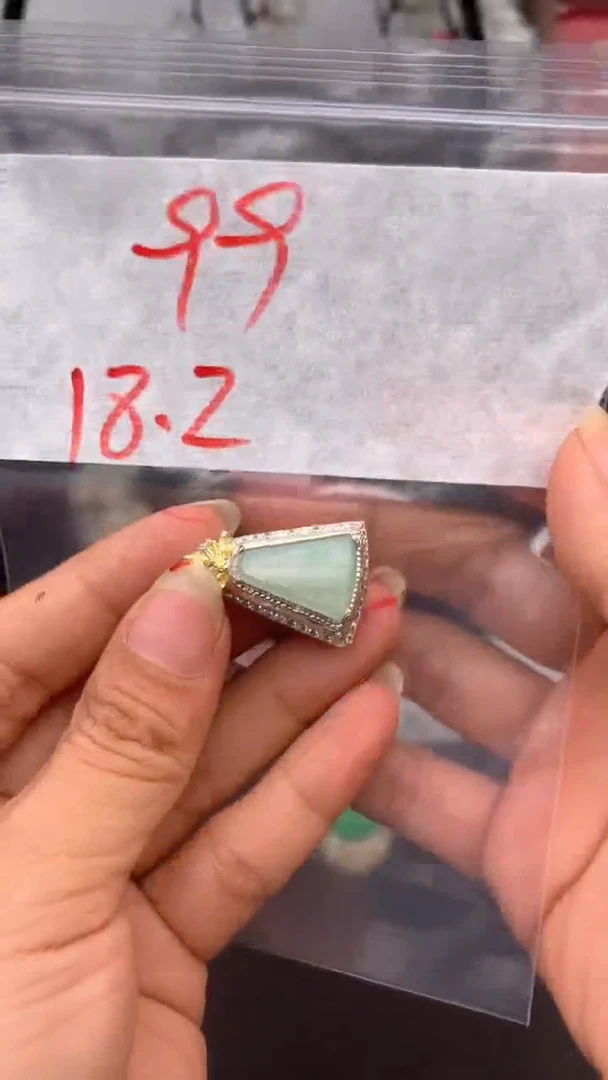 定制翡翠未镶嵌缅甸天然A货翡翠拍一发一