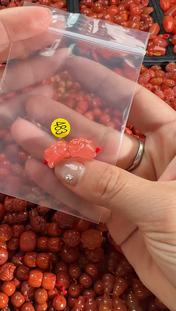 【闪购商品】南红玛瑙颈饰未镶嵌1