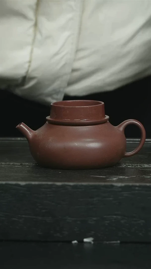 【闪购商品】紫砂茶壶龙血砂光素静乐晃盖fjy