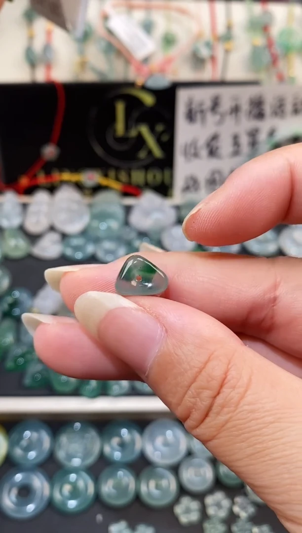 散珠翡翠风生水起裸石