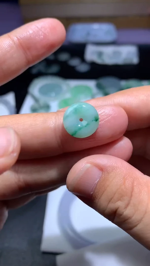 未镶嵌定制翡翠毛货