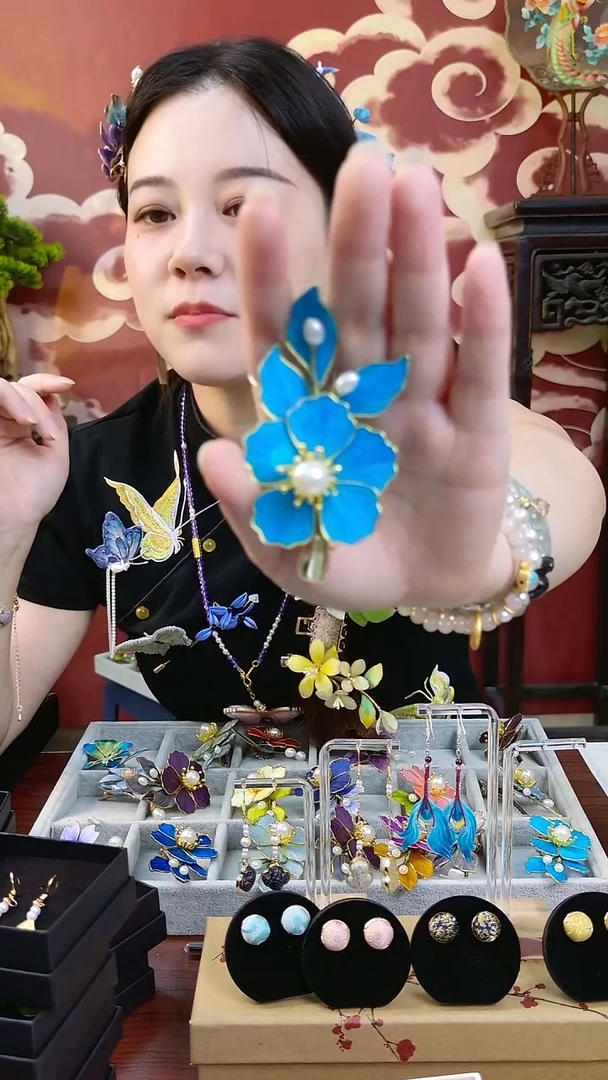 刺绣纯手工非遗绒花耳钩