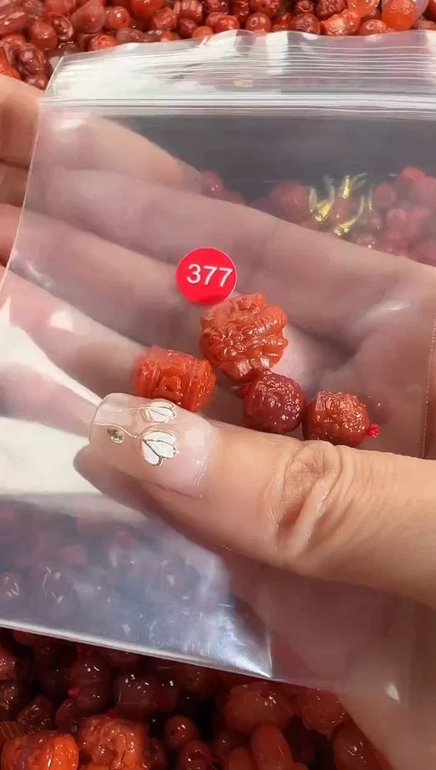 颈饰未镶嵌南红玛瑙1