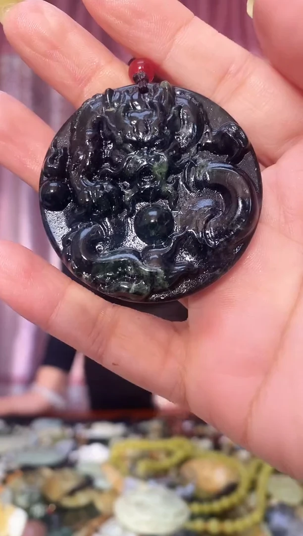 未镶嵌岫玉吊坠
