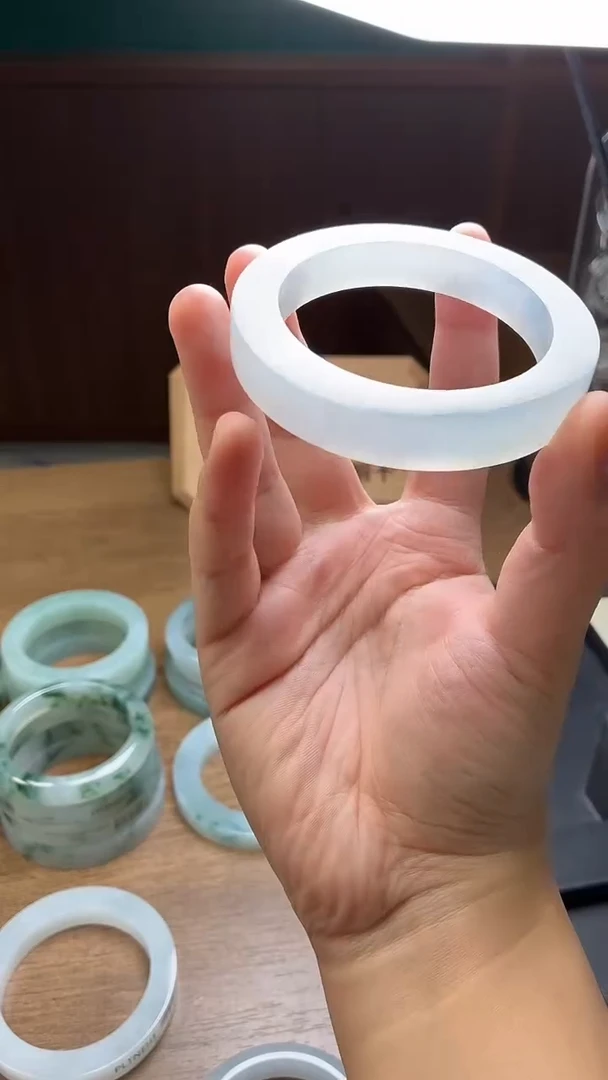 未镶嵌手镯定制翡翠手****0定制