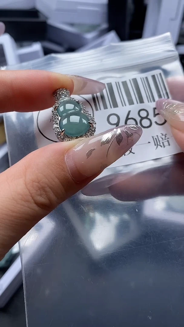 吊坠(不含链)未镶嵌翡翠9685