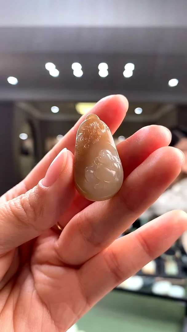 颈饰未镶嵌和田玉挂件