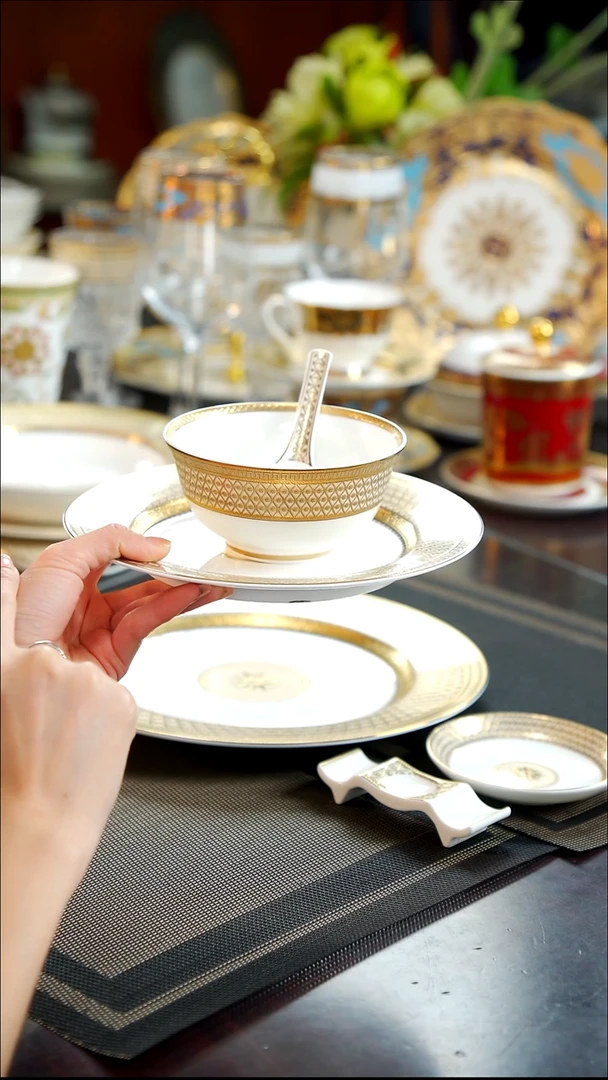 瓷片8英寸平盘+小碗+小勺   1套