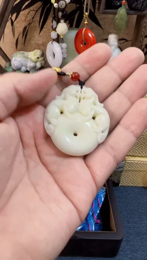 未镶嵌挂件蓝田玉（蛇纹石化大理石玉）蓝田 双貔貅平安扣