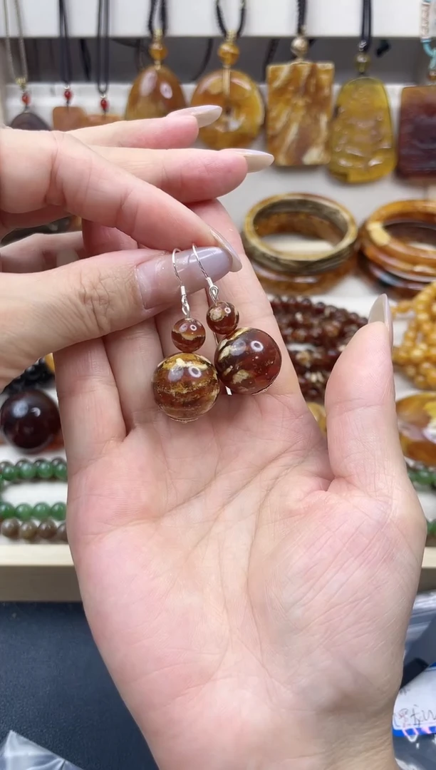 未镶嵌琥珀裸石❤**儿溶洞耳坠