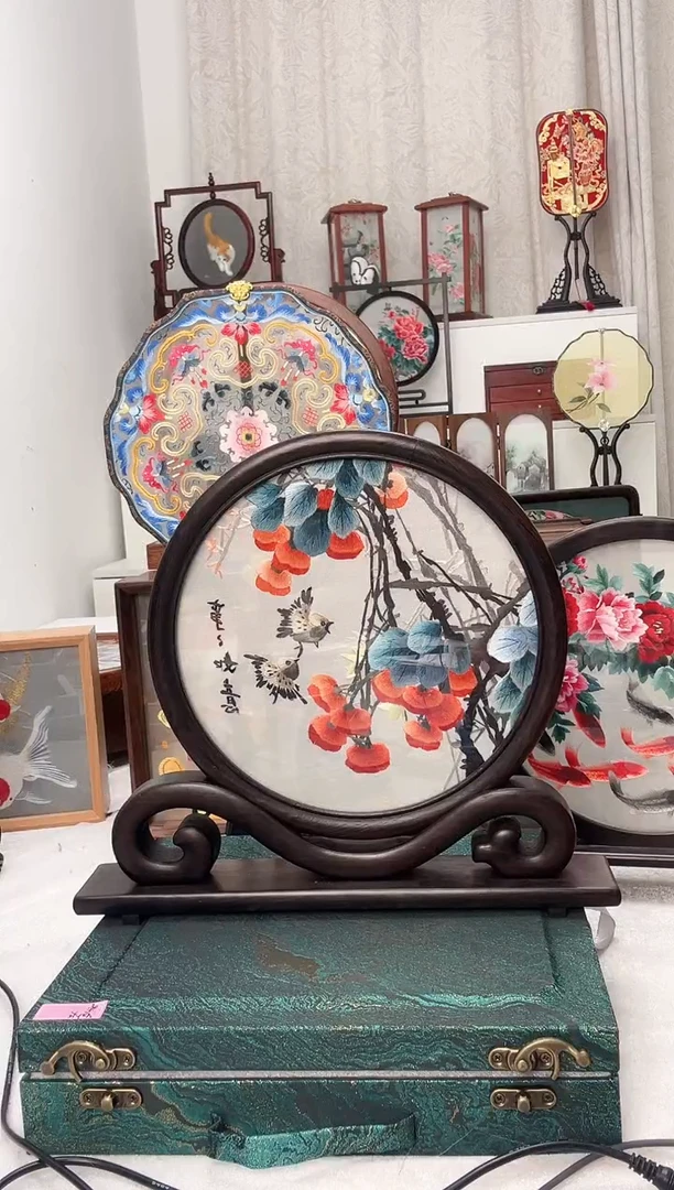 扇子苏绣作品手工摆台