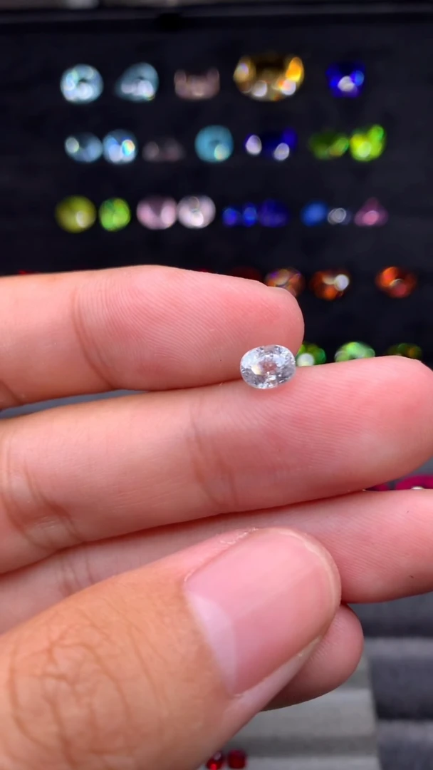 蓝宝石裸石1.1ct白蓝宝石