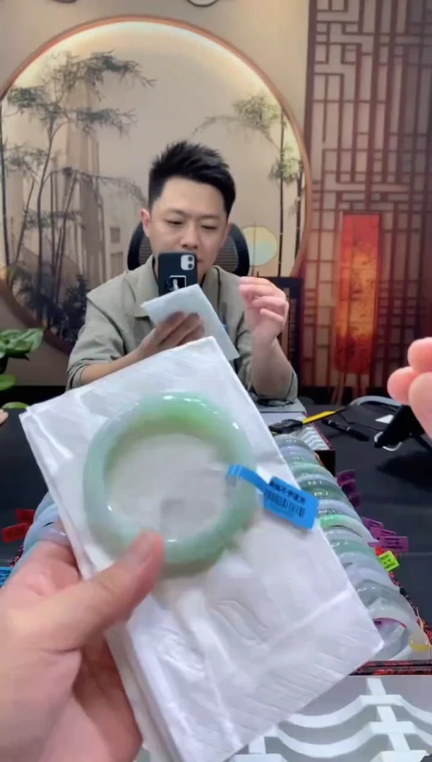 未镶嵌手镯翡翠000051916