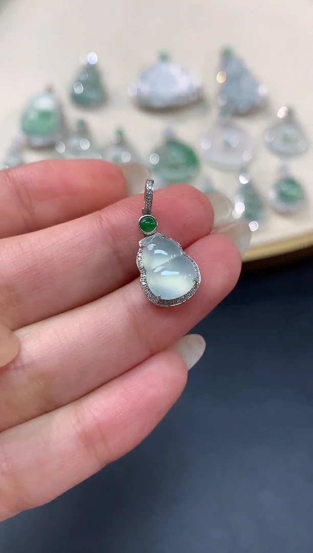 【闪购商品】翡翠吊坠(不含链)18K金镶嵌吊坠A199|2980