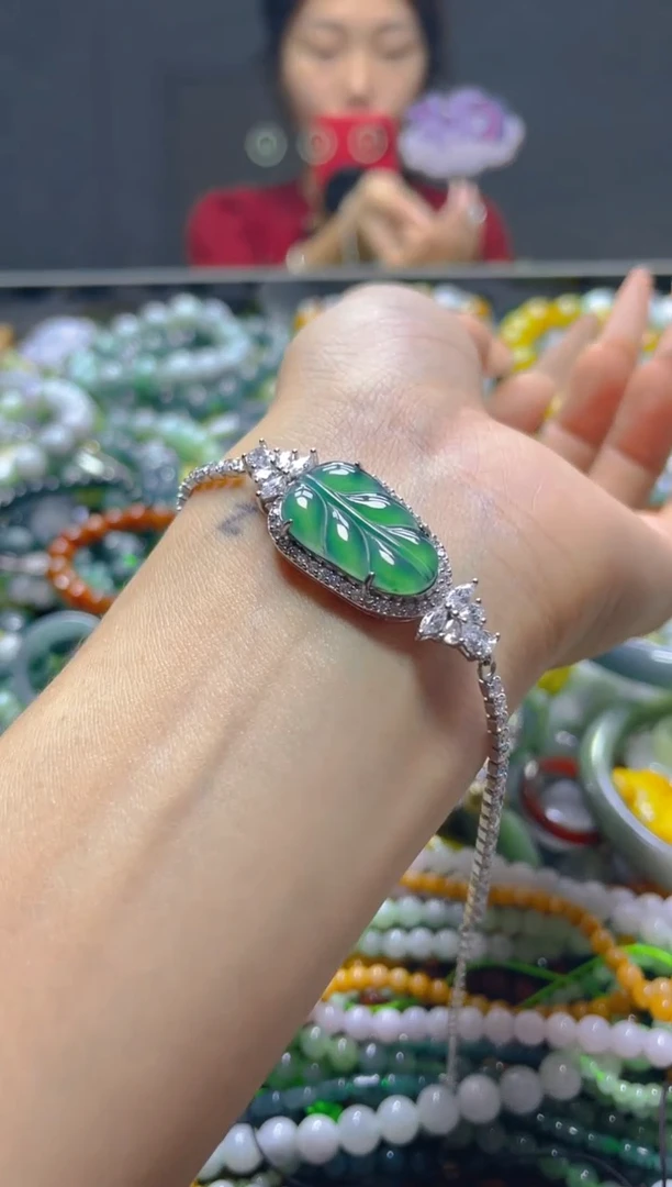 颈饰未镶嵌翡翠/W/翡翠A货，一件也是批发价