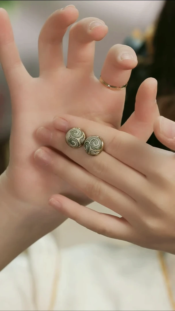 刺绣湘传礼宋锦杂宝耳钉