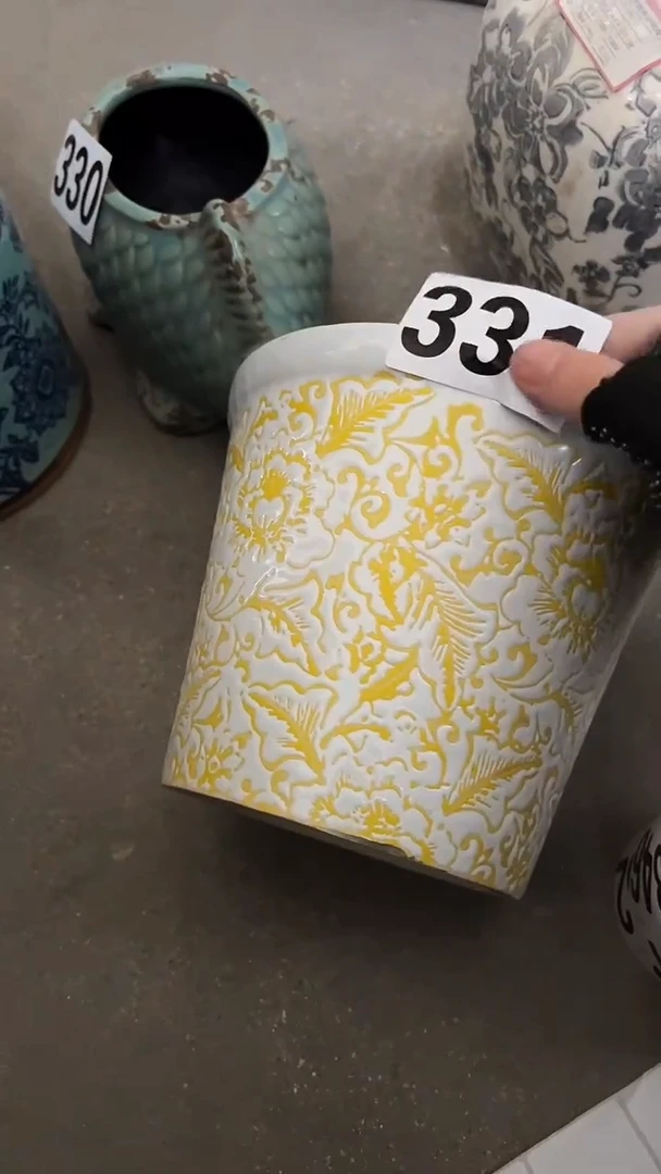 【闪购商品】陶瓷有孔微瑕花盆高15.5cm内口13cm