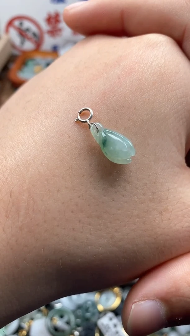 【闪购商品】翡翠颈饰未镶嵌哥哥