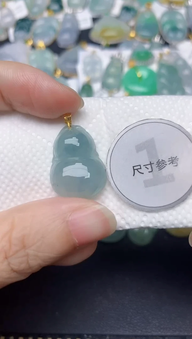 颈饰18K金镶嵌翡翠天然缅甸A货翡翠