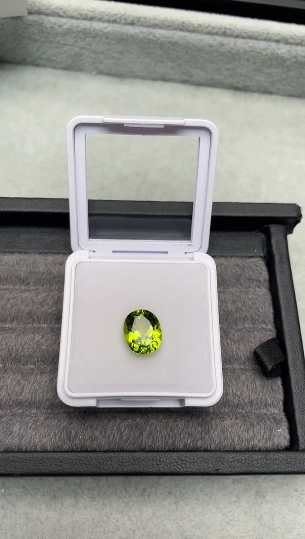 【闪购商品】橄榄石裸石未镶嵌4.66ct